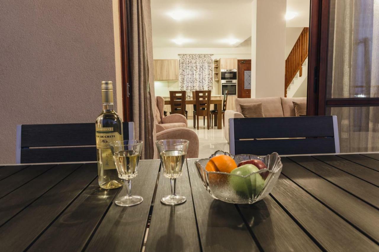 Villa Irina Míloi Kültér fotó